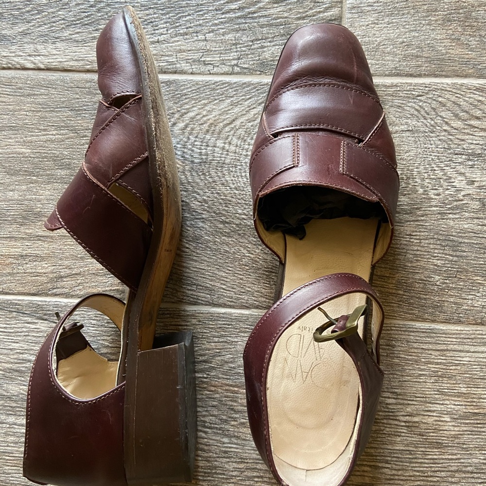 Joan & David weaved brown sandal flat - Picture 3 of 6